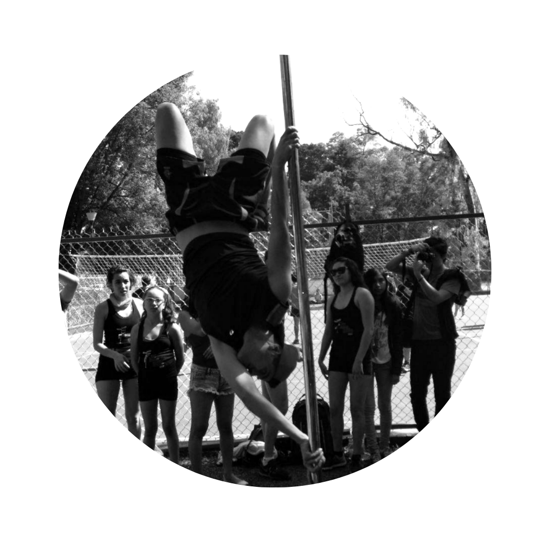 hombre poledance