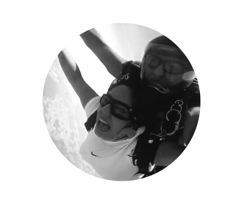 mujer salto tandem